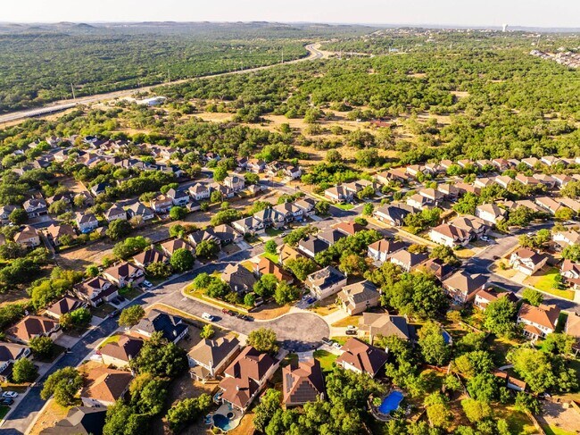 Building Photo - Gated Community - Resort Amenities