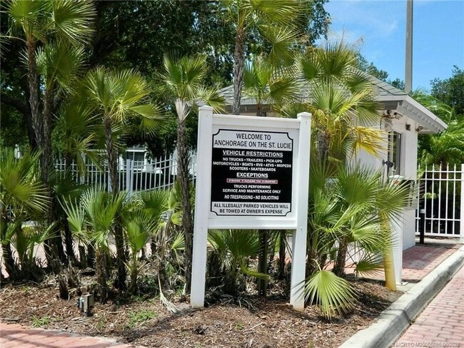 Building Photo - 2506 SE Anchorage Cove