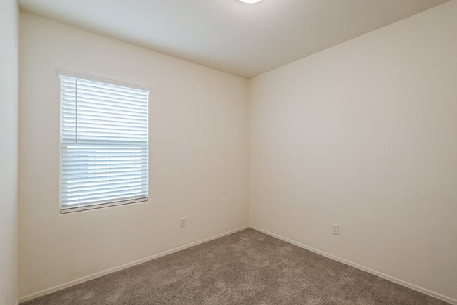 Building Photo - 11208 S Weismann Dr