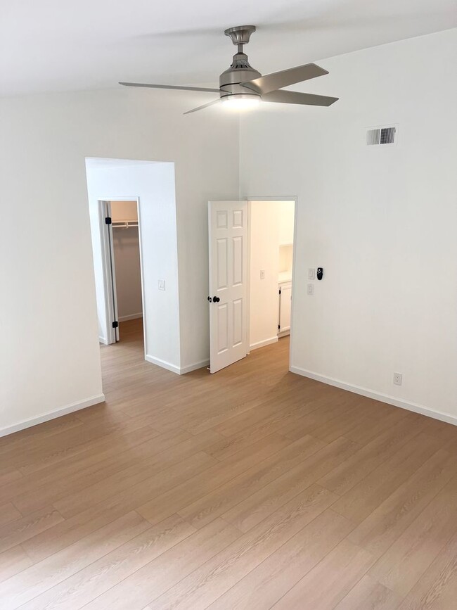 Building Photo - Freshly remodeled 3br/2ba single story hom...