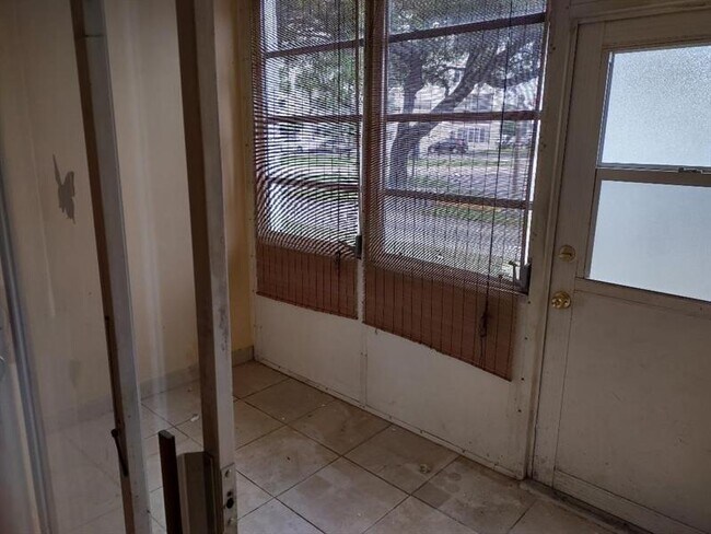 Building Photo - 2060 NW 48th Terrace