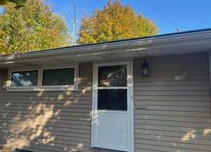 Building Photo - 10441 York Ave S