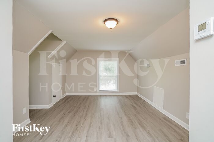 Building Photo - 2423 Paddock Dr