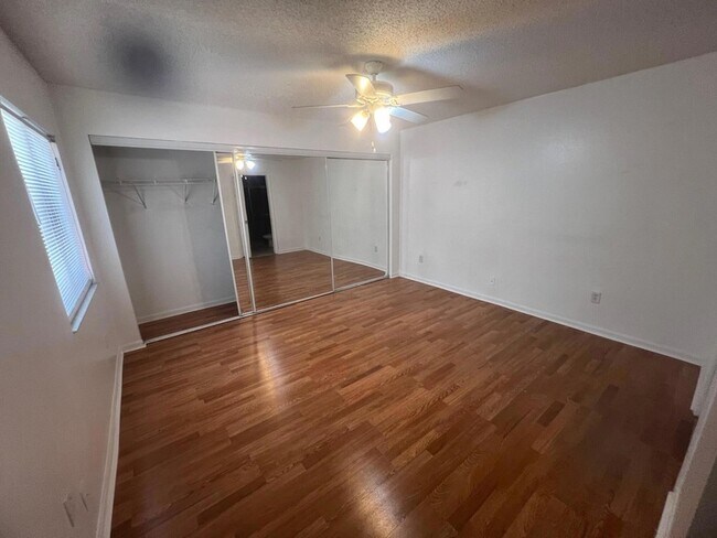 Building Photo - 2212 White Pine Cir