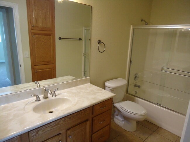 Building Photo - Cozy 2 BD, 1 BA Condo in Las Palmas Villas!