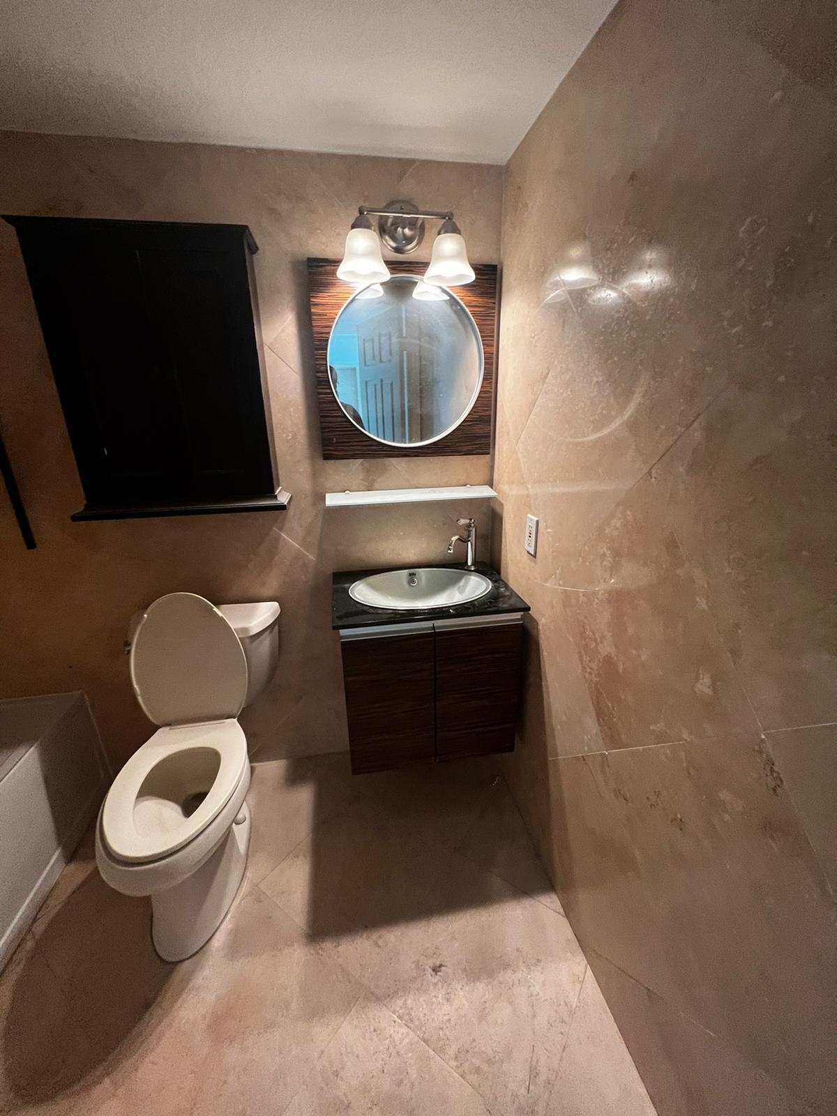 Building Photo - 1011 Villa Ln