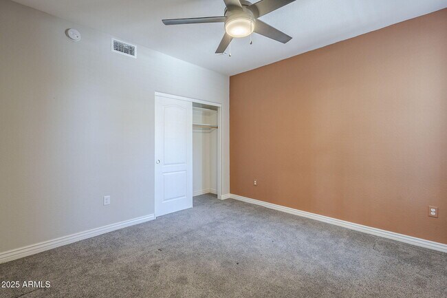 Building Photo - 2425 W Bronco Butte Trl