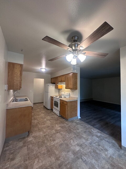 Building Photo - Charming 2-Bedroom Apartment with Modern Comforts on SE Division St.
