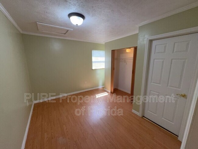 Building Photo - 9 Banyan Course Run