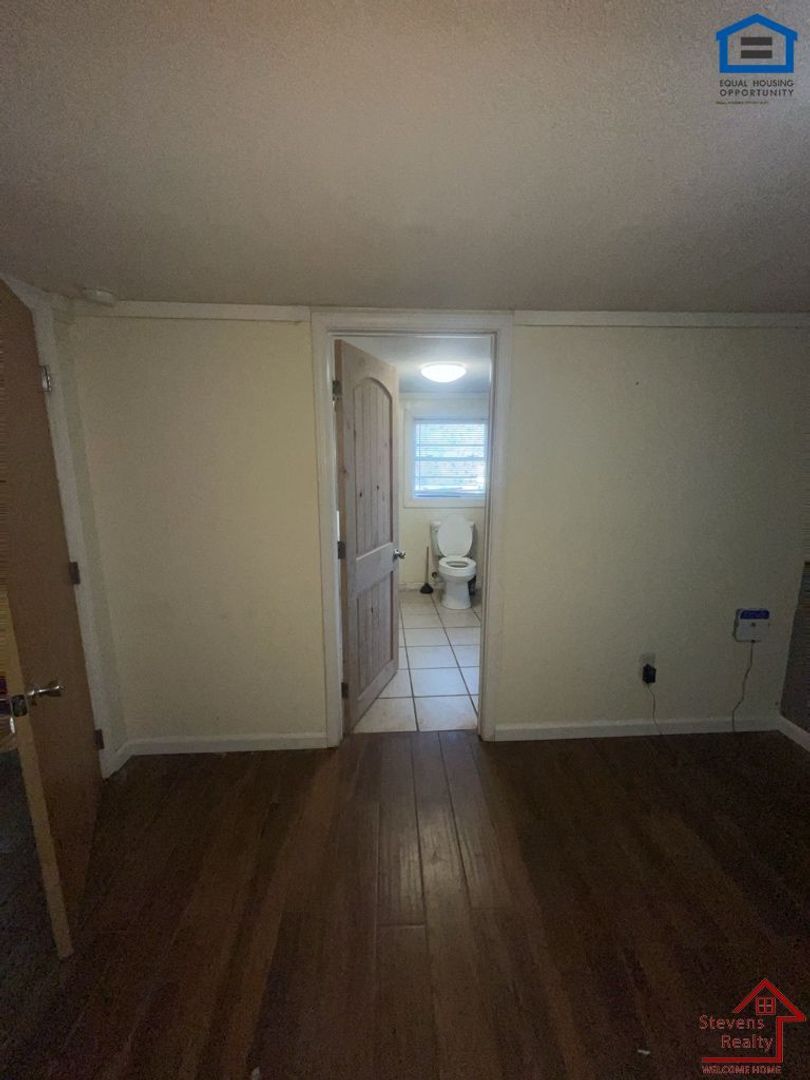 Building Photo - 4212 Ivy Ave