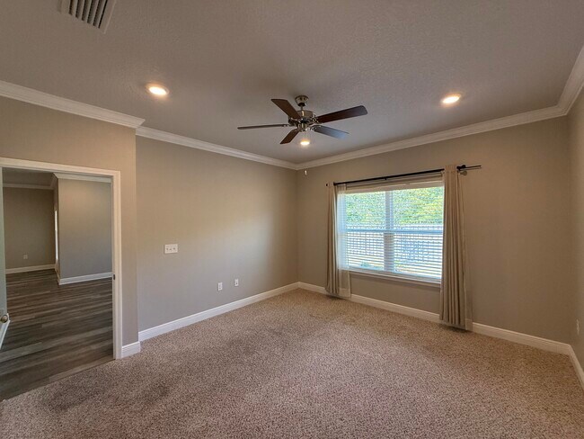 Building Photo - 491 Lightning Bug Ln