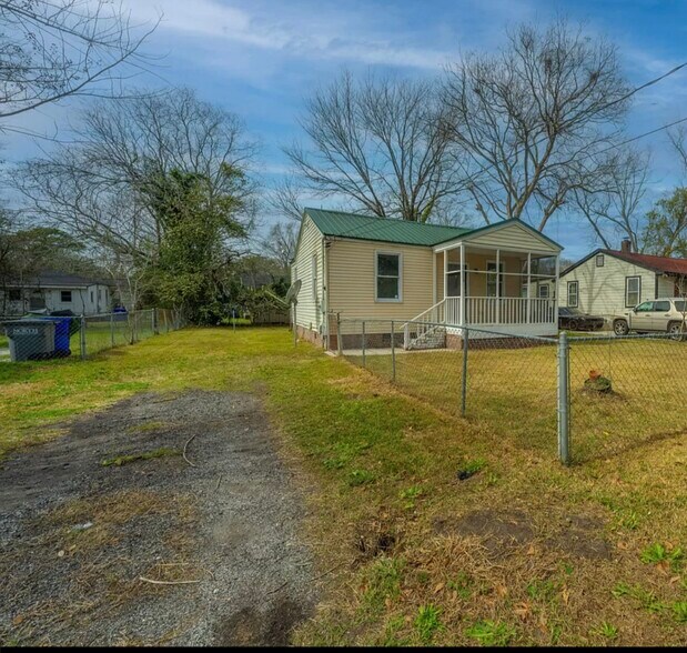 Building Photo - 2619 Ranger Dr