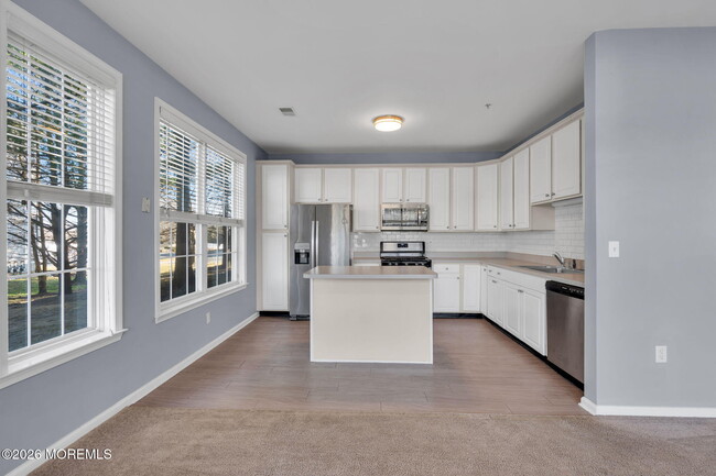 Building Photo - 301 St Andrews Pl