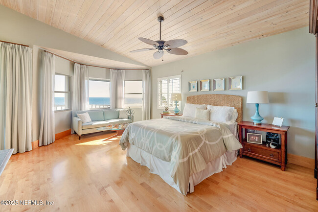 Building Photo - 1843 Ocean Dr S