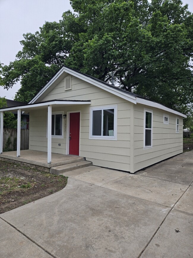 Building Photo - 1029 N New York Ave