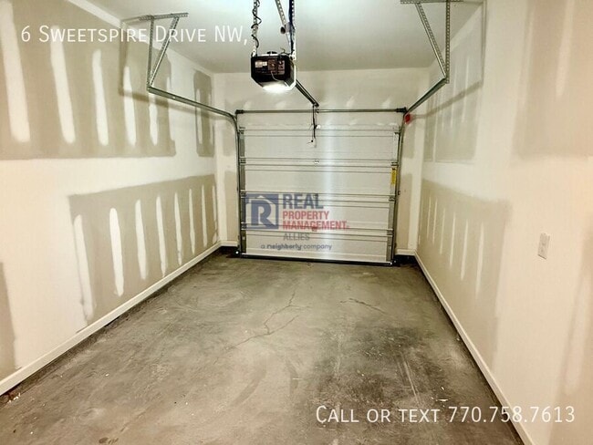 Building Photo - 6 Sweetspire Dr