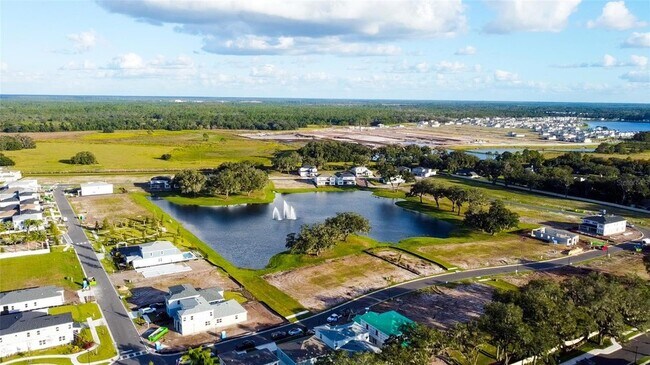 Building Photo - 16446 Lone Oak Cir