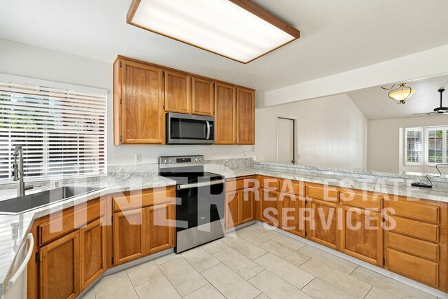 Building Photo - 3863 Olivebranch Ln