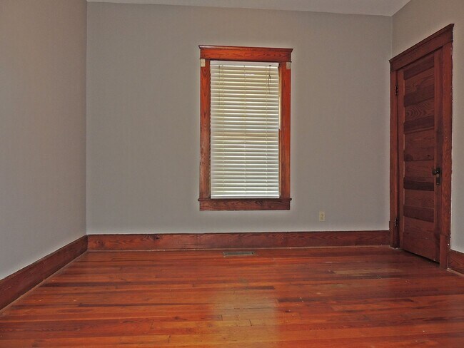 Building Photo - 1712 Old Niles Ferry Rd