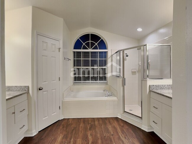 Building Photo - 2006 Ruby Red Blvd