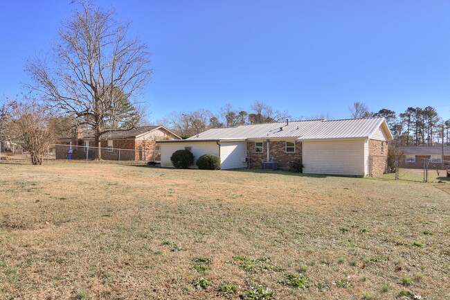 Building Photo - Renovated Ranch in Martinez