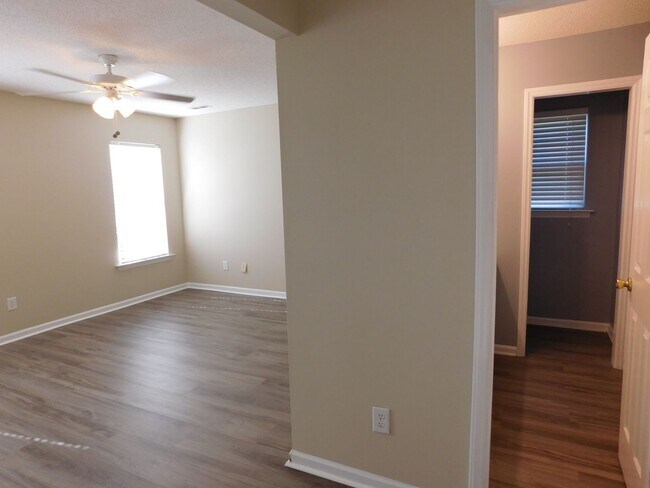 Building Photo - 205 Sellhorn Blvd