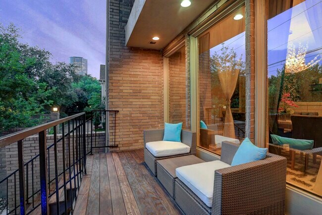 Building Photo - 5602 San Felipe St