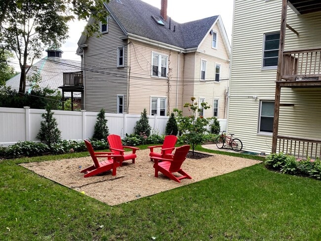 Building Photo - Newly Renovated - Central AC - Patio - Close to T