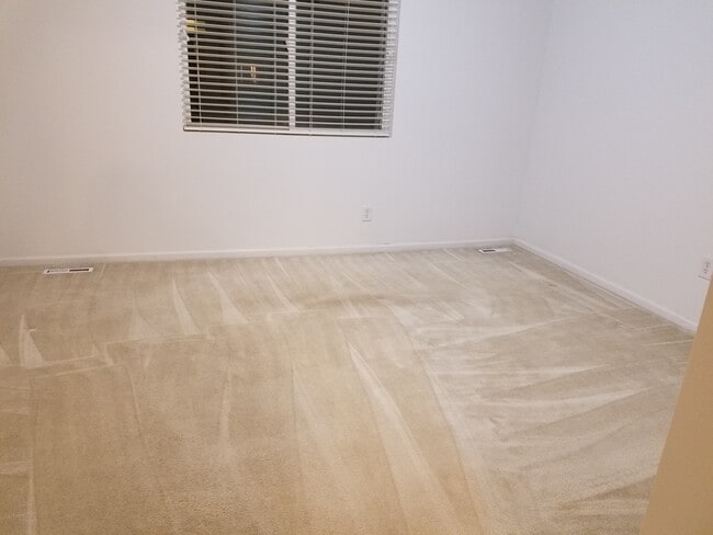 Building Photo - 1151 NE 7th Ln