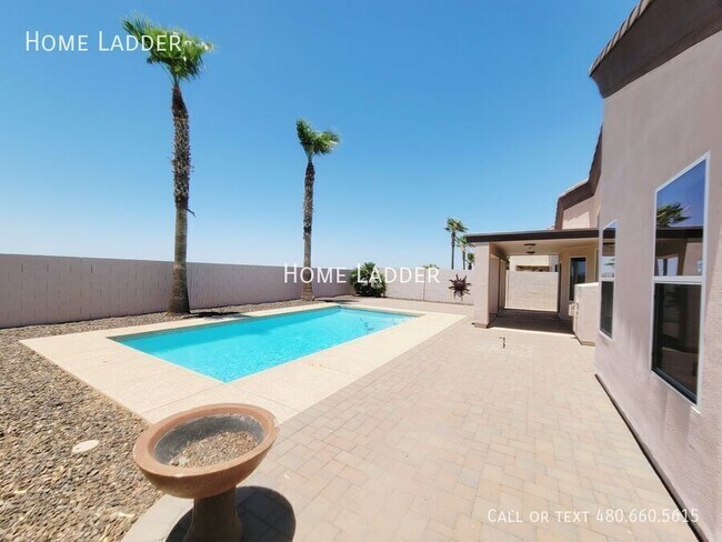 Building Photo - 9030 S 10th Dr