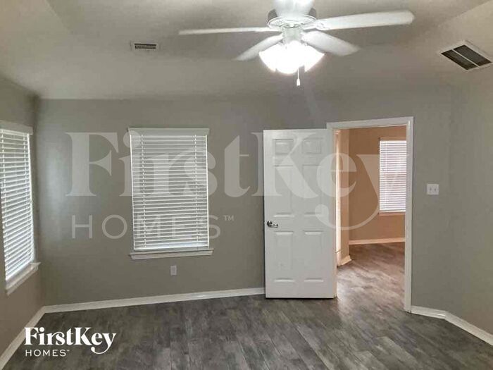Building Photo - 107 Cove Pl Ct