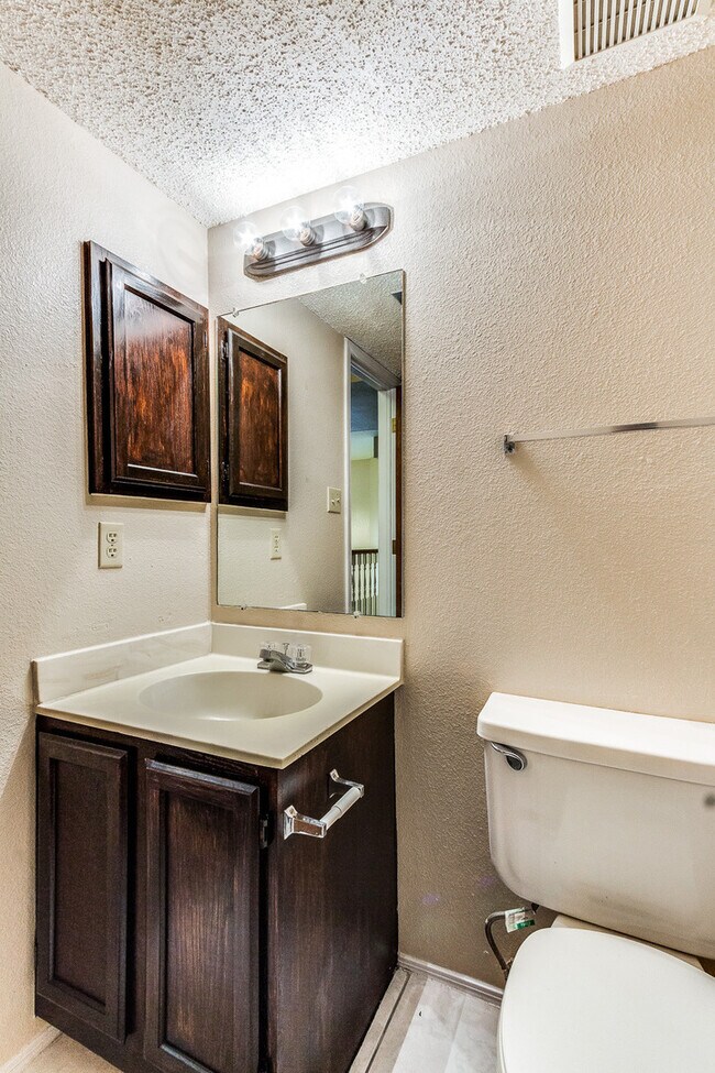 Building Photo - Prestigious Tri Level Home on East Side