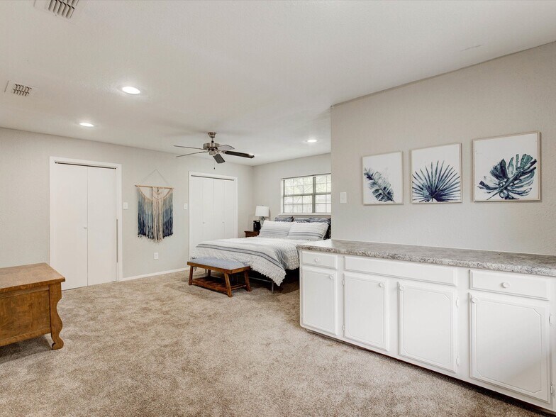 Building Photo - 3727 W Biddison St