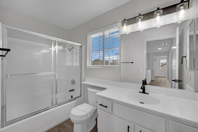 Building Photo - Step into this charming 3-bedroom, 3-bathroom home that has so much to offer!