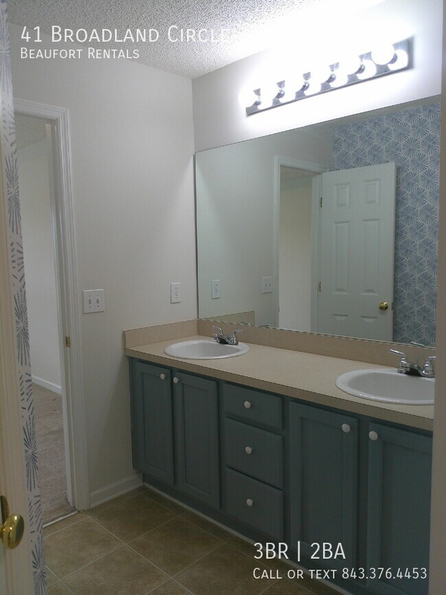 Building Photo - 41 Broadland Cir