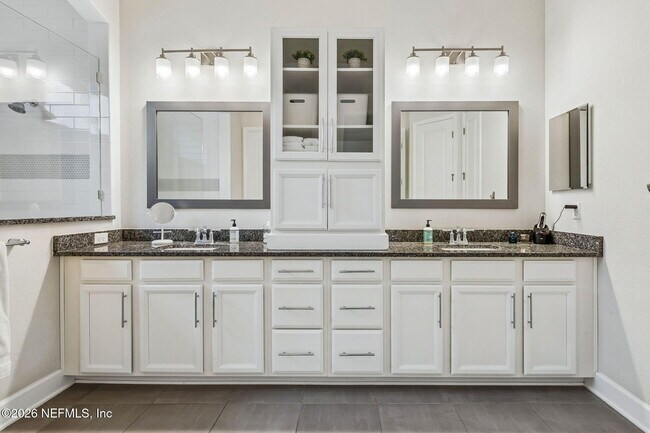 Building Photo - 209 Manor Ln