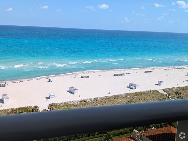 Building Photo - 6039 Collins Ave