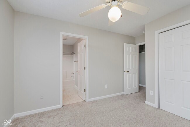 Building Photo - 1876 Misty Lake Dr