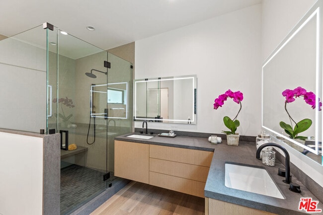 Building Photo - 1620 Electric Ave