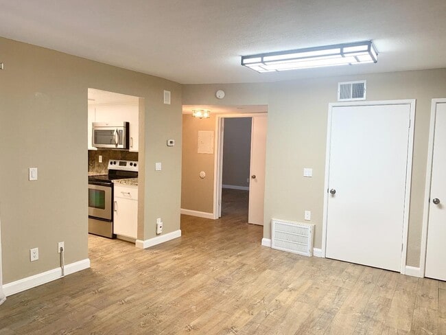 Building Photo - 5412 Makati Cir