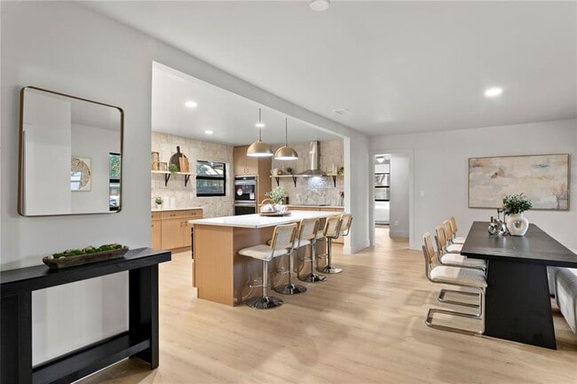 Building Photo - 4504 W Lamb Ave