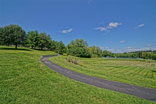 Building Photo - 1417 Whispering Hills Dr