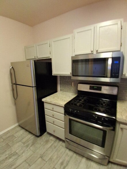 Building Photo - 8927 Groffs Mill Dr