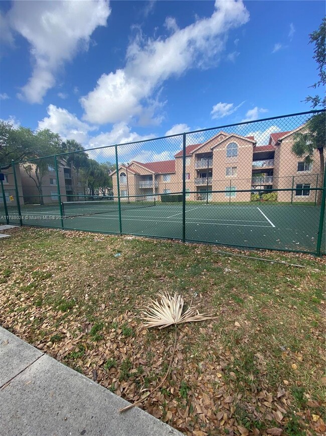 Building Photo - 10521 SW 158th Ct