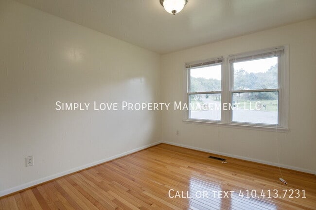 Building Photo - 2411 Old Gate Ct