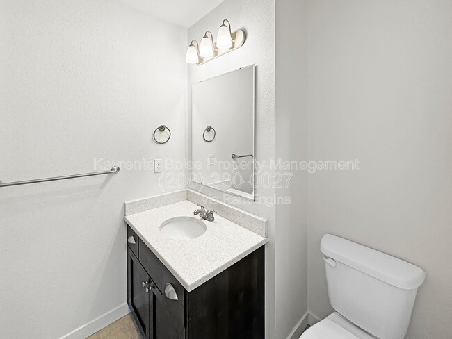 Building Photo - 8721 W Pine Valley Ln