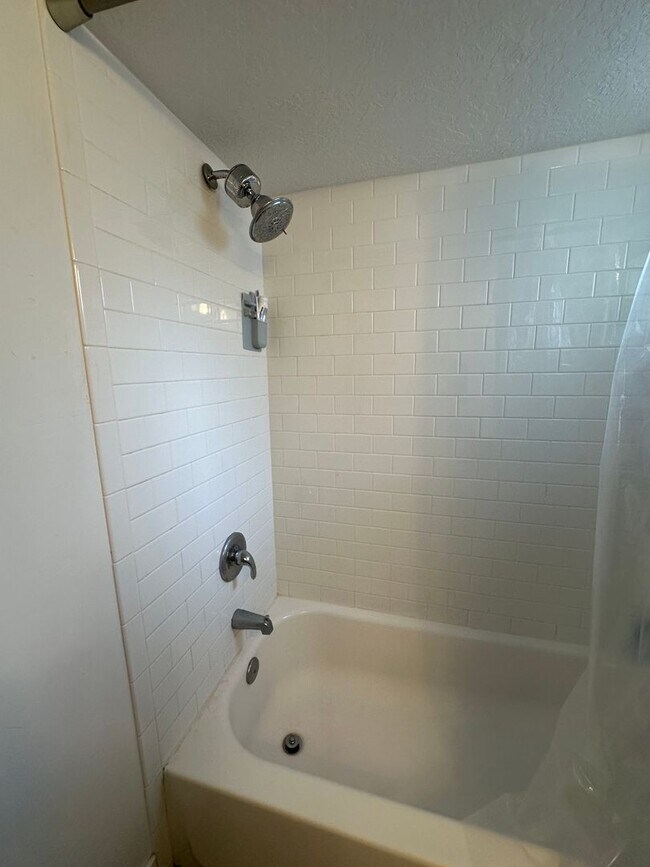 Building Photo - GORGEOUS Salt Lake Home!!!