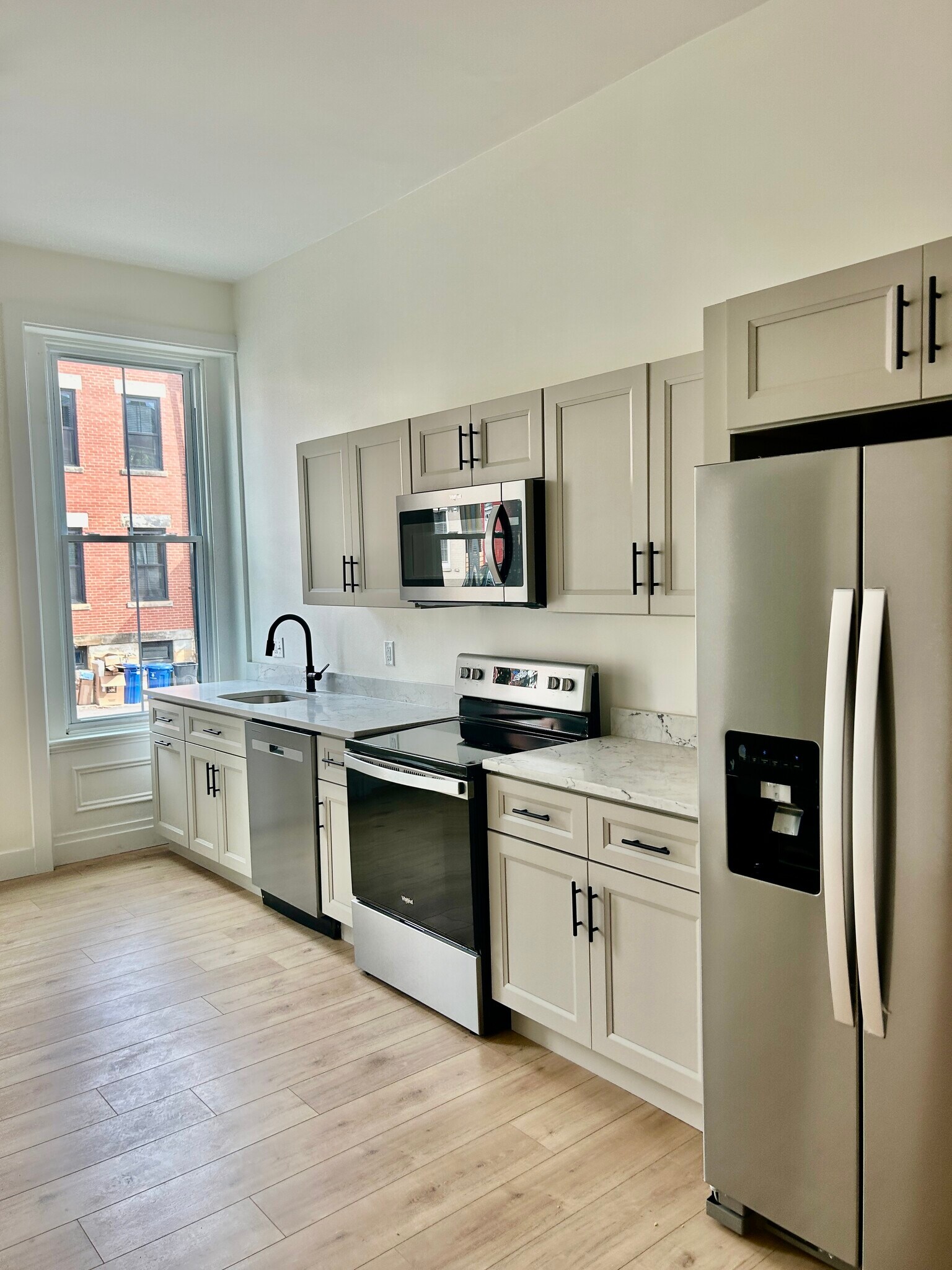 Building Photo - 2018 Forbes Ave