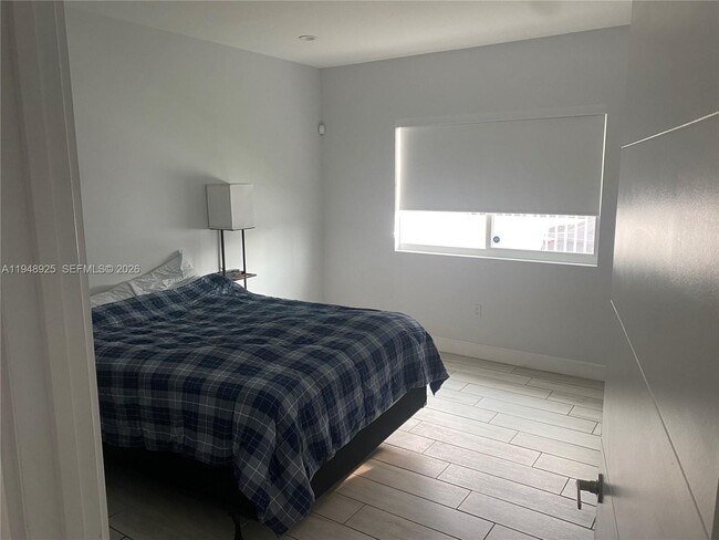 Building Photo - 1177 SW 13th St