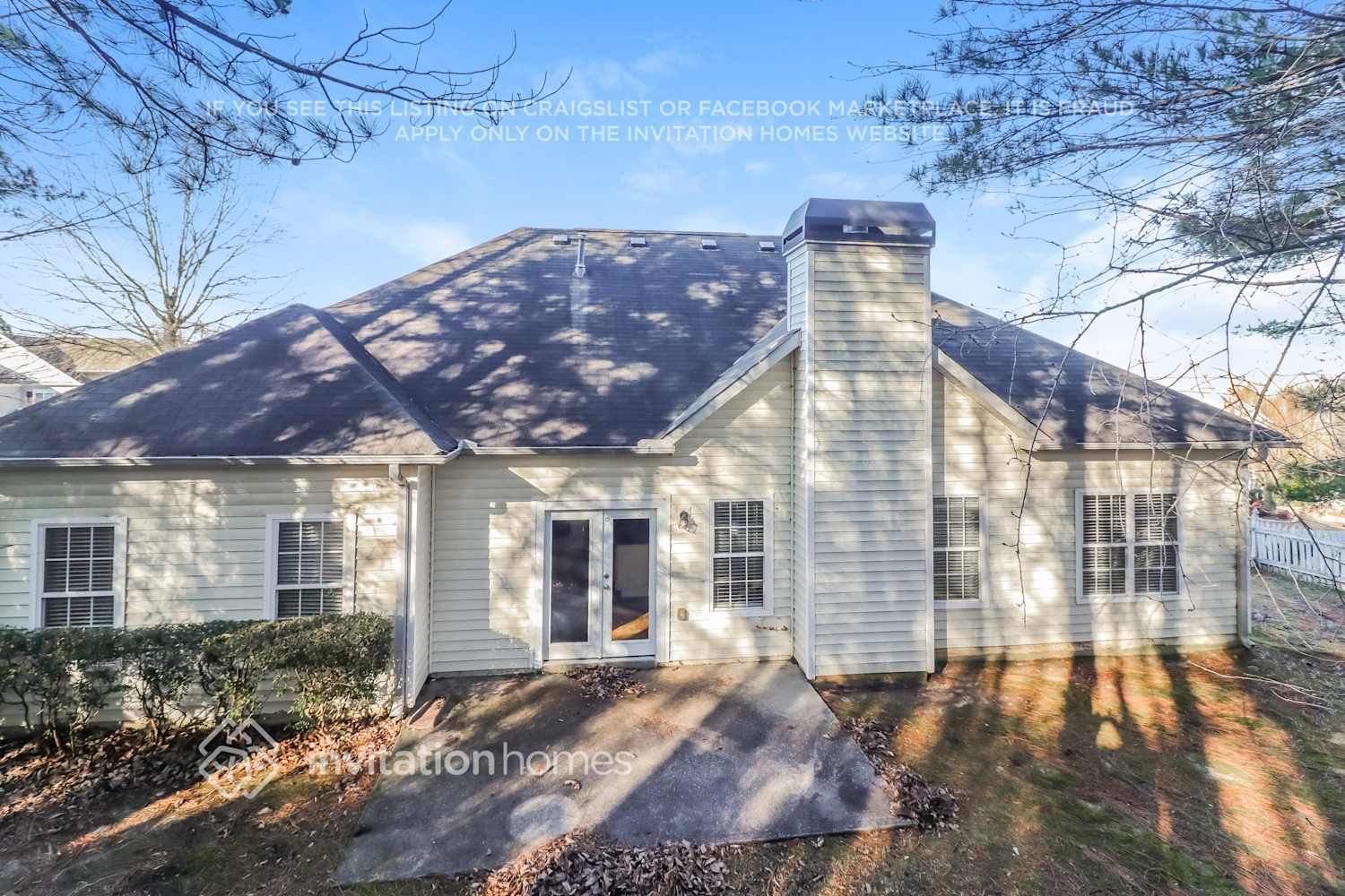 Building Photo - 960 Soaring Dr NE